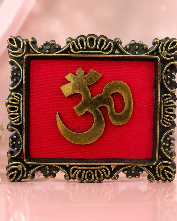 Soan Om & Swastik